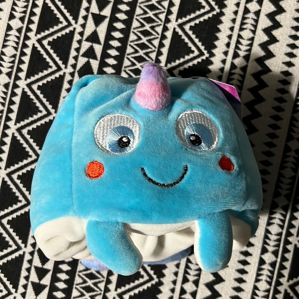 Rainbow dreams reversible plush character 10.1 cm / 4 in